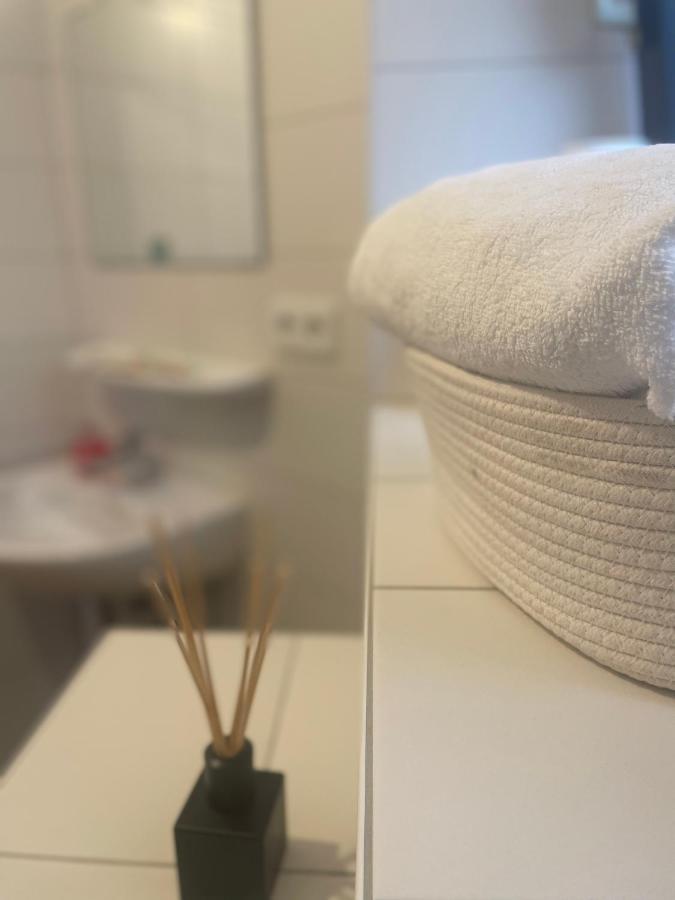 Zentrale Wohnung Direkt Am Hauptbahnhof - Bismarck Dusseldorf Luaran gambar